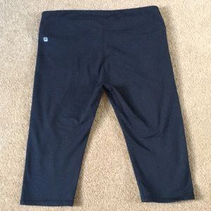 Fabletics Pants - Fabletics Salar Crop Leggings Fabletics Pants - Fabletics Salar Crop Leggings